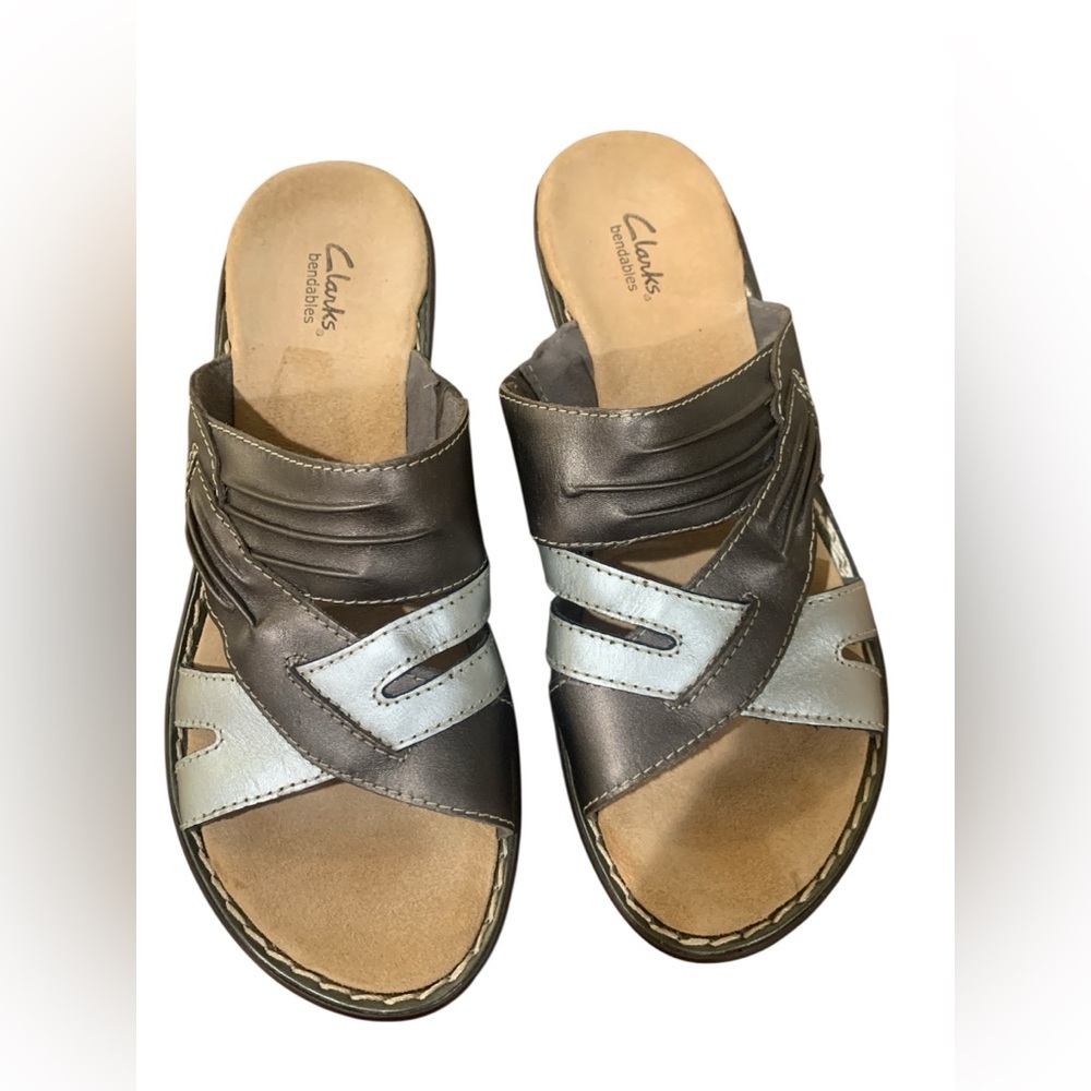 Clarks Women’s Metallic Brown & Silver Bendable Slide Sandals Size 9